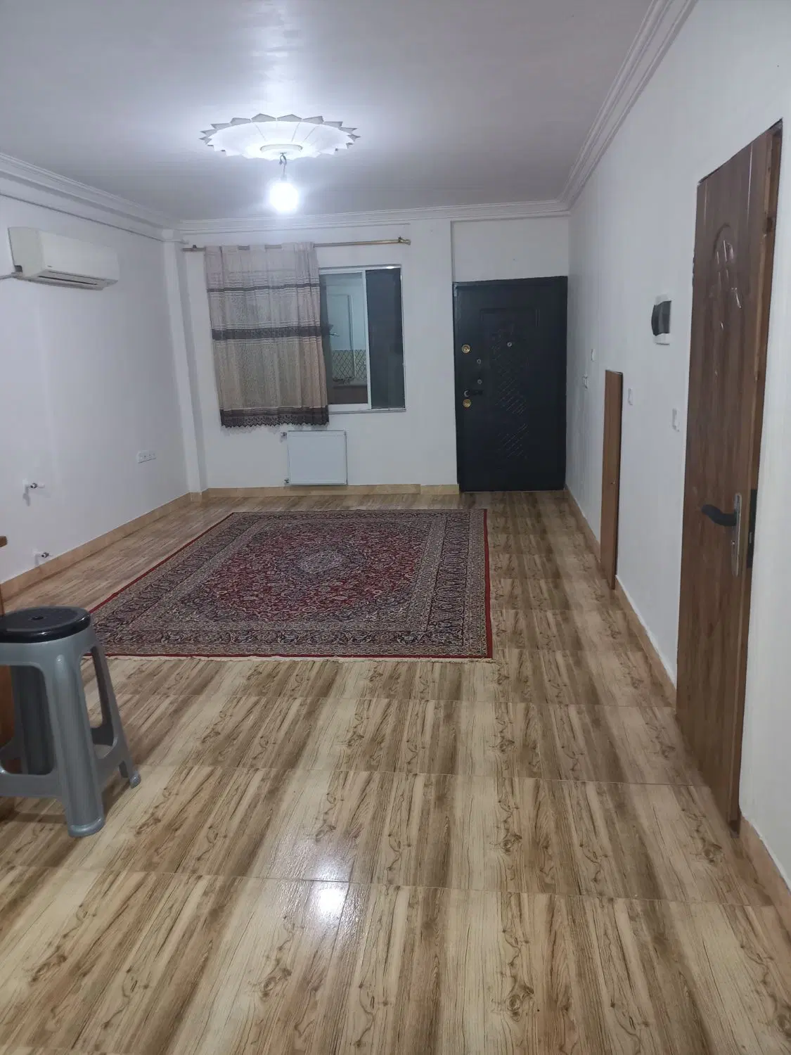 واحد همگف از دواحددر سیاه سطخر دوخوابه حیاط دار