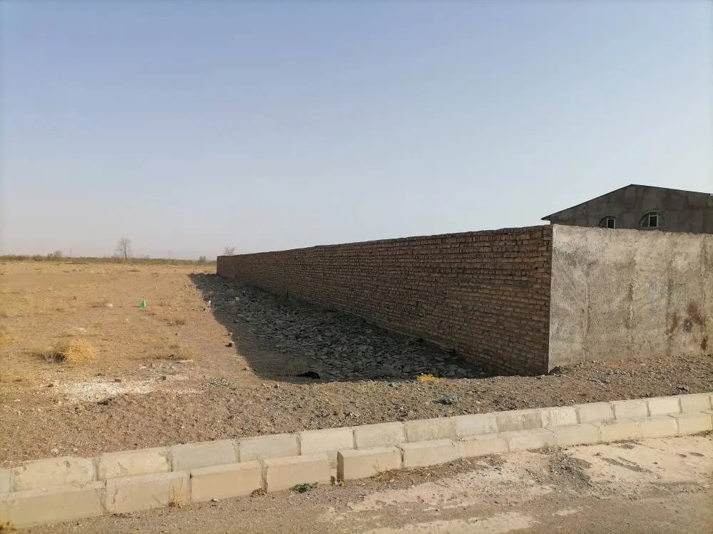 زمین سگزآباد بوئین زهرا - همه امکانات و سند تک برگ
