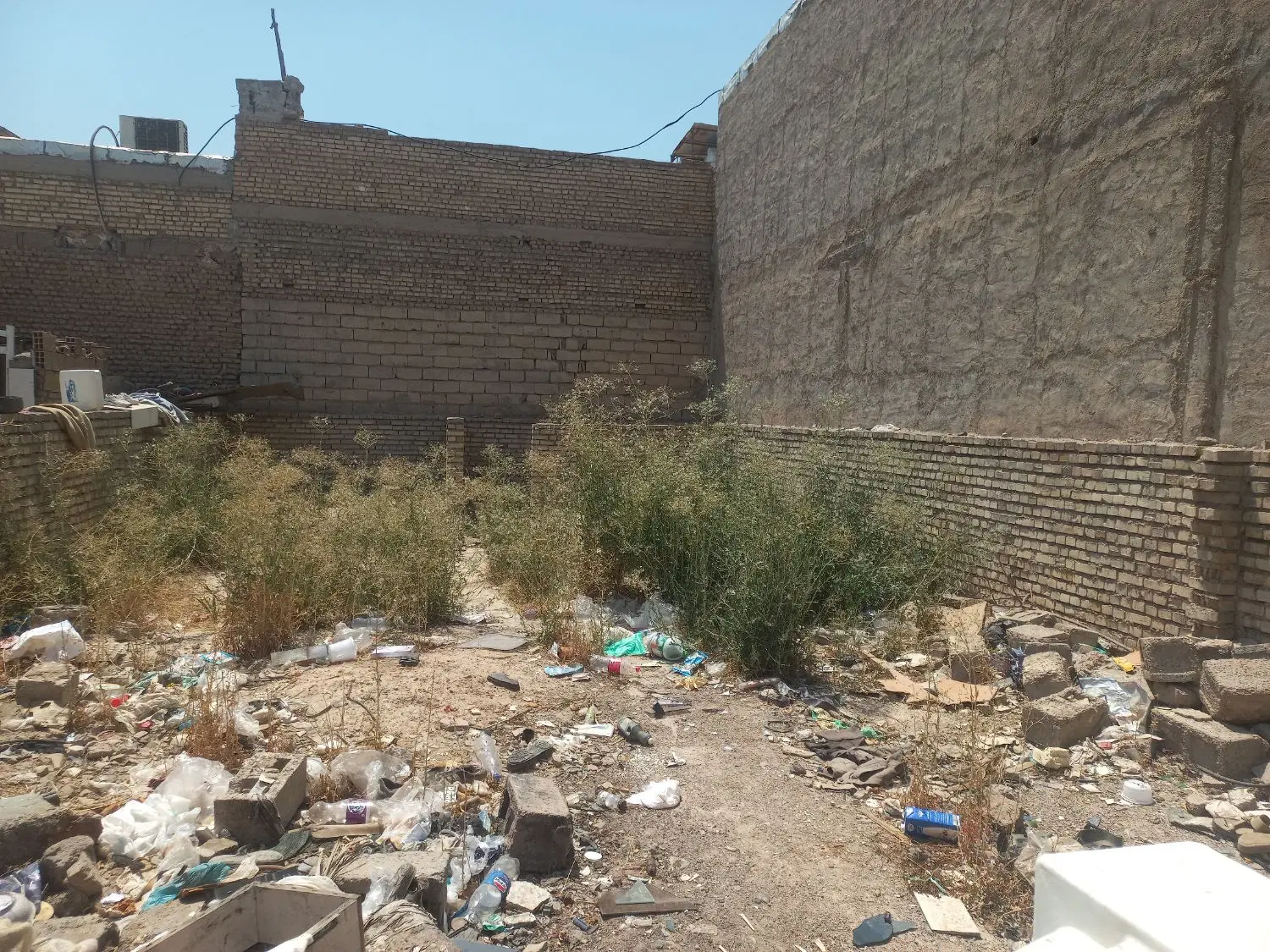 خانه نیمه کاره درملاشیه نزدیک به اصلی