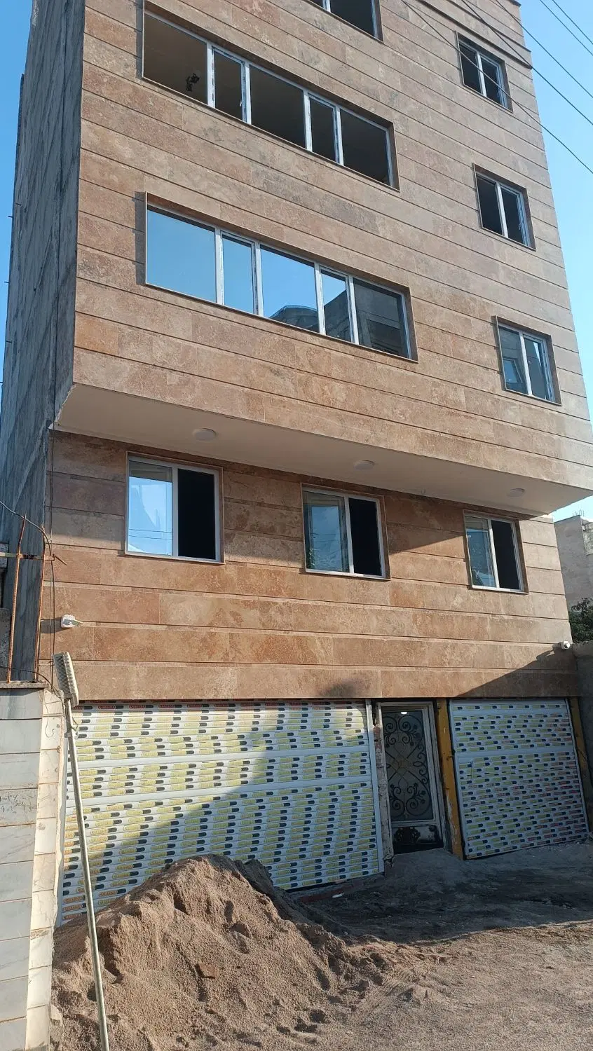 آپارتمان فلزی