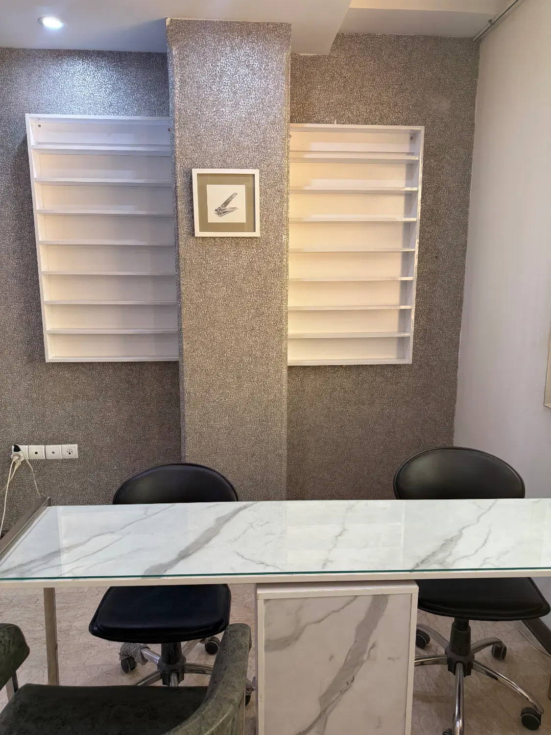 اجاره دو میز ناخن درتهرانپارس