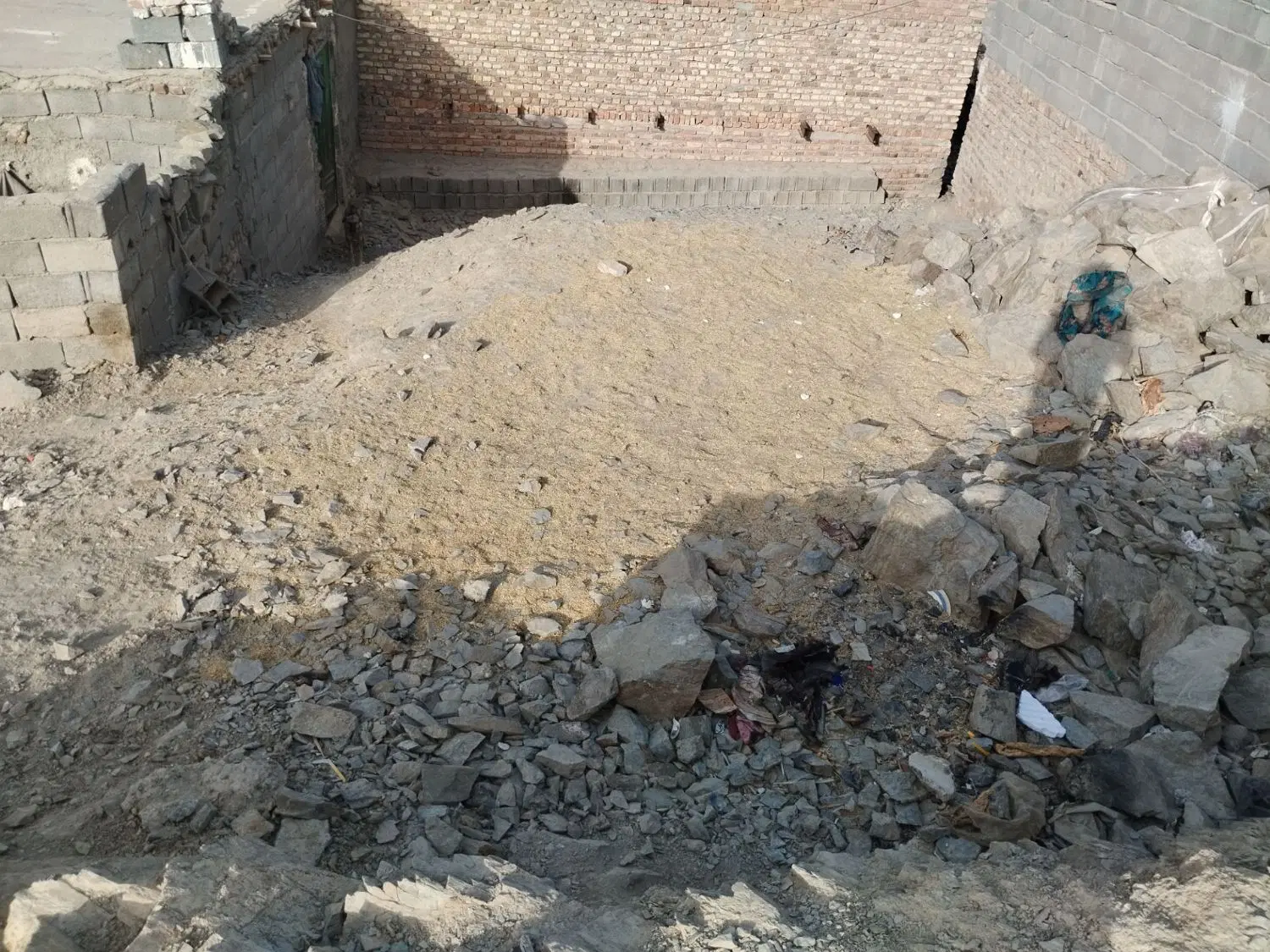 زمین فروشی رسالت