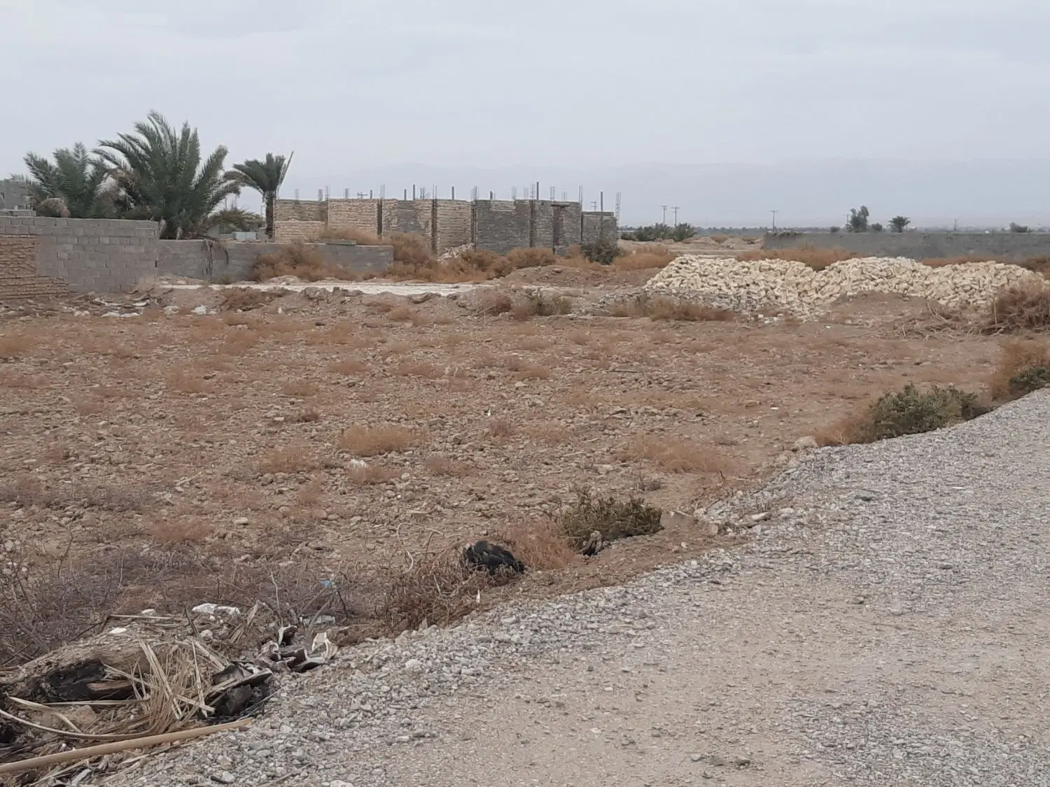 زمین فروشی