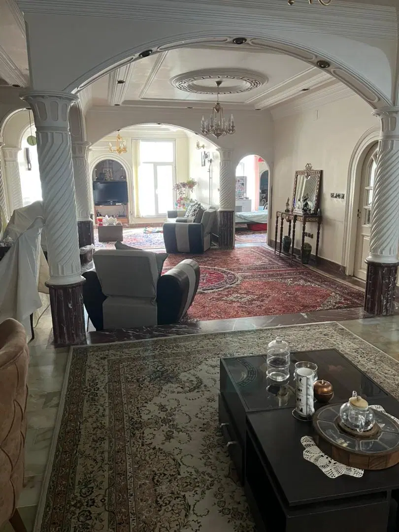 حیاط مسکونی اکازیون