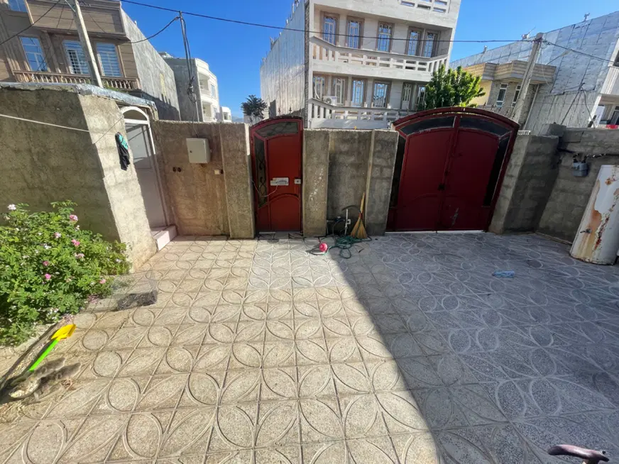 رهن خانه انقلاب