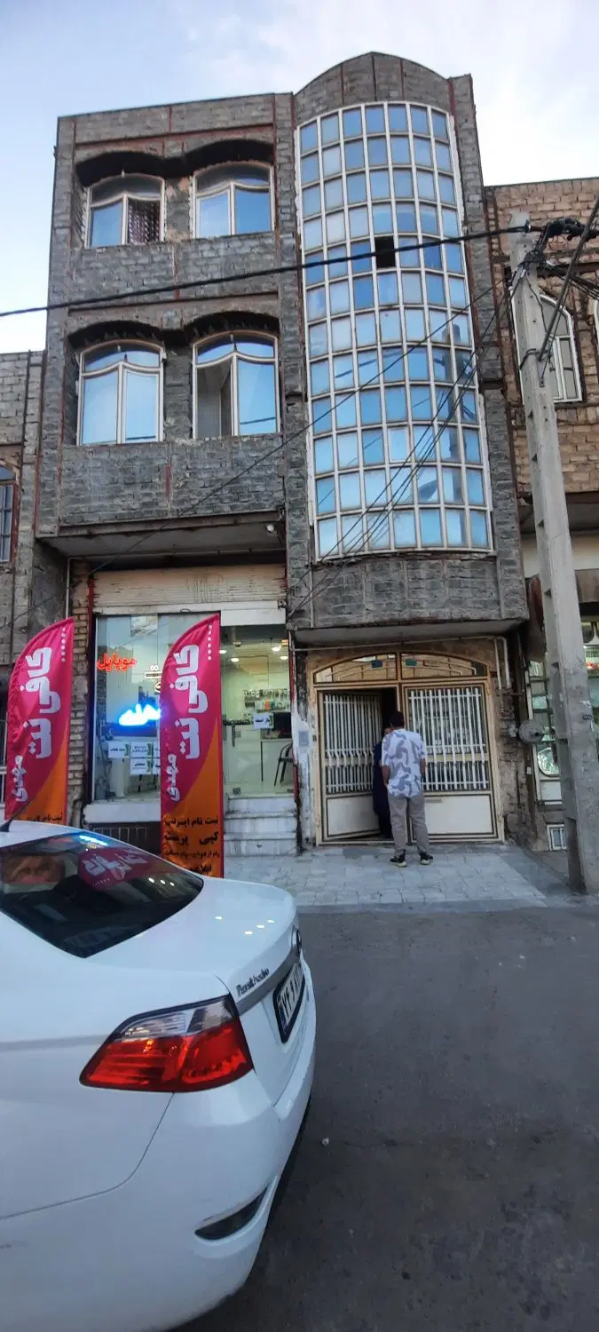 اجاره خانه همکف قلعه کامکاربهر ۲۰متری باجای پارک