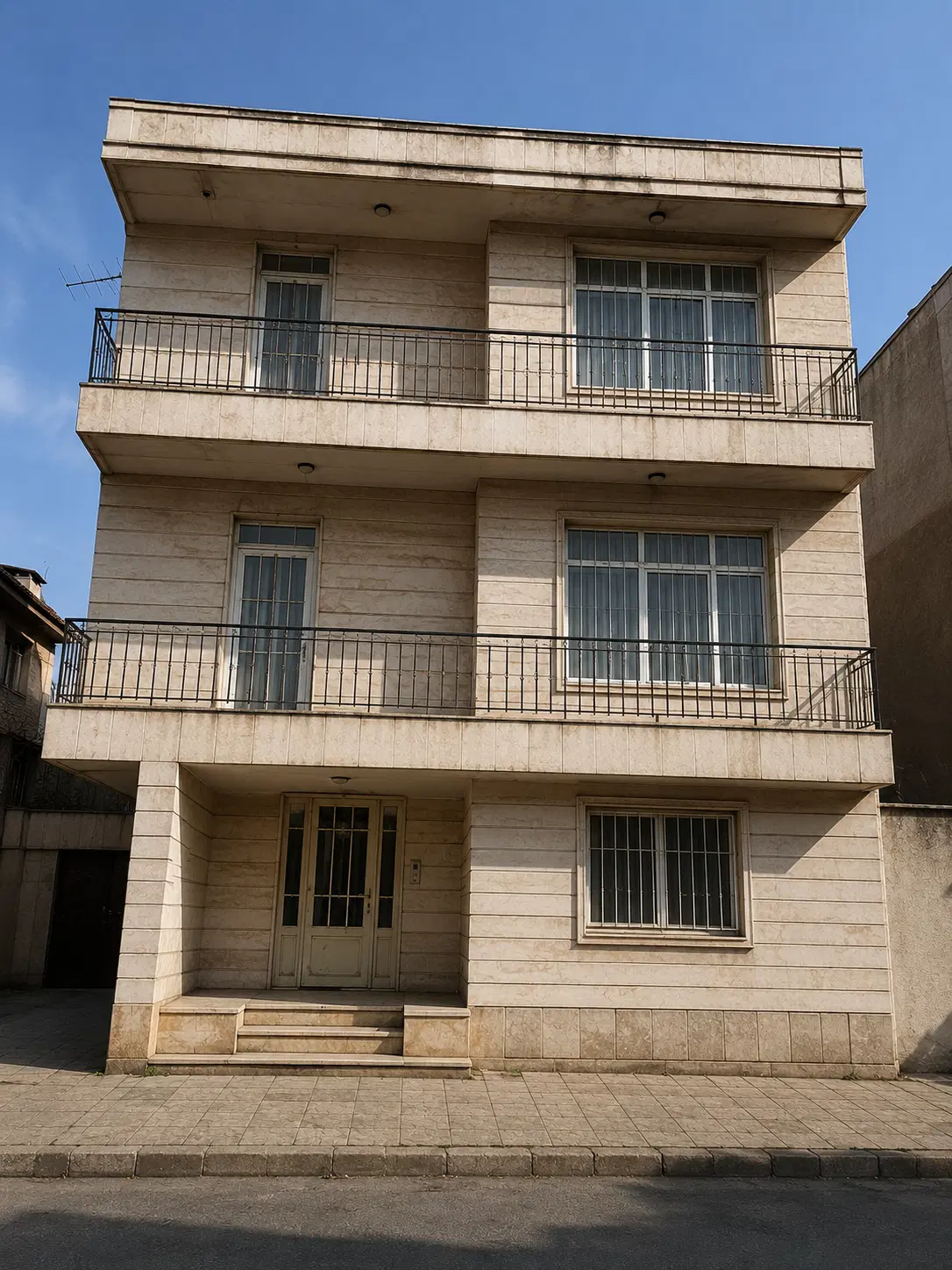 ۱۶۶متر کلنگی قابل سکونت مناسب سرمایه گذاری