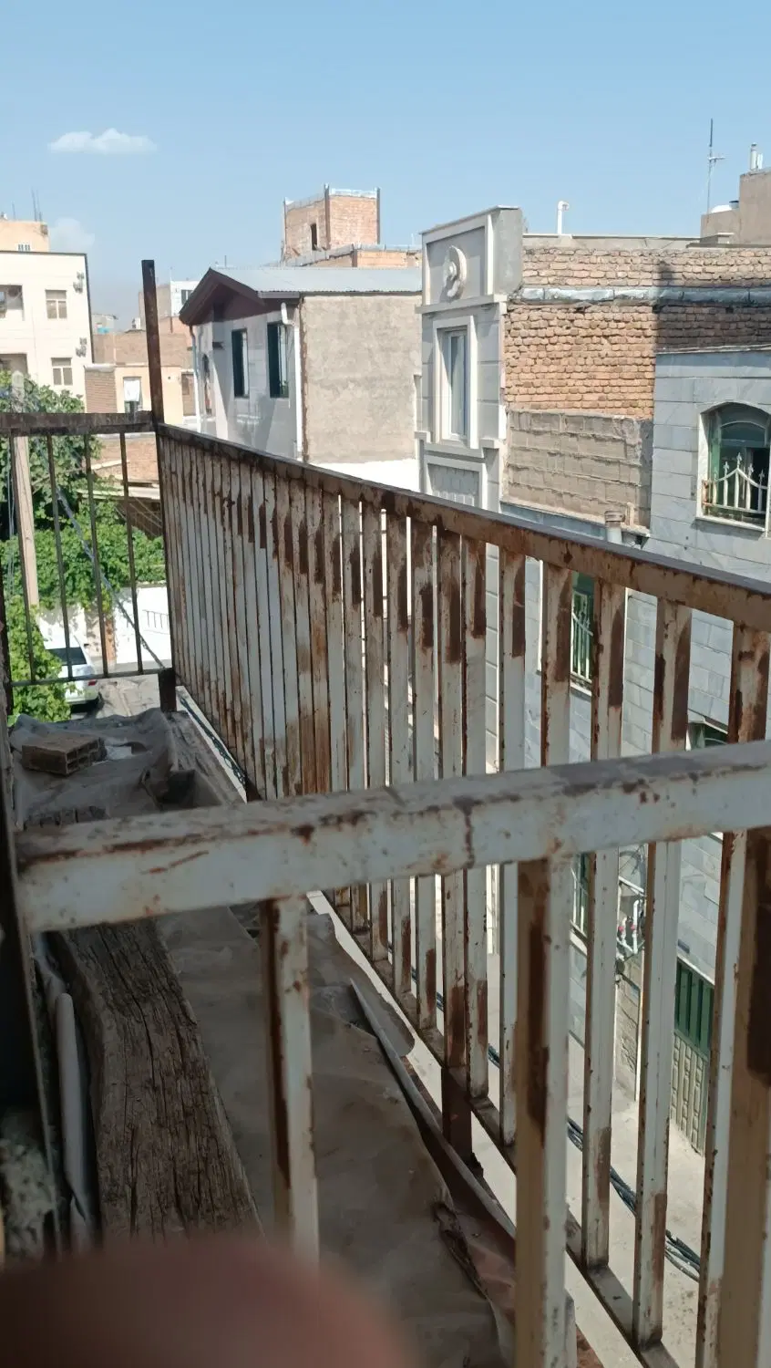 آپارتمان ۶۰ متری نیمه ساخت ط ۲(برای کاسبی)