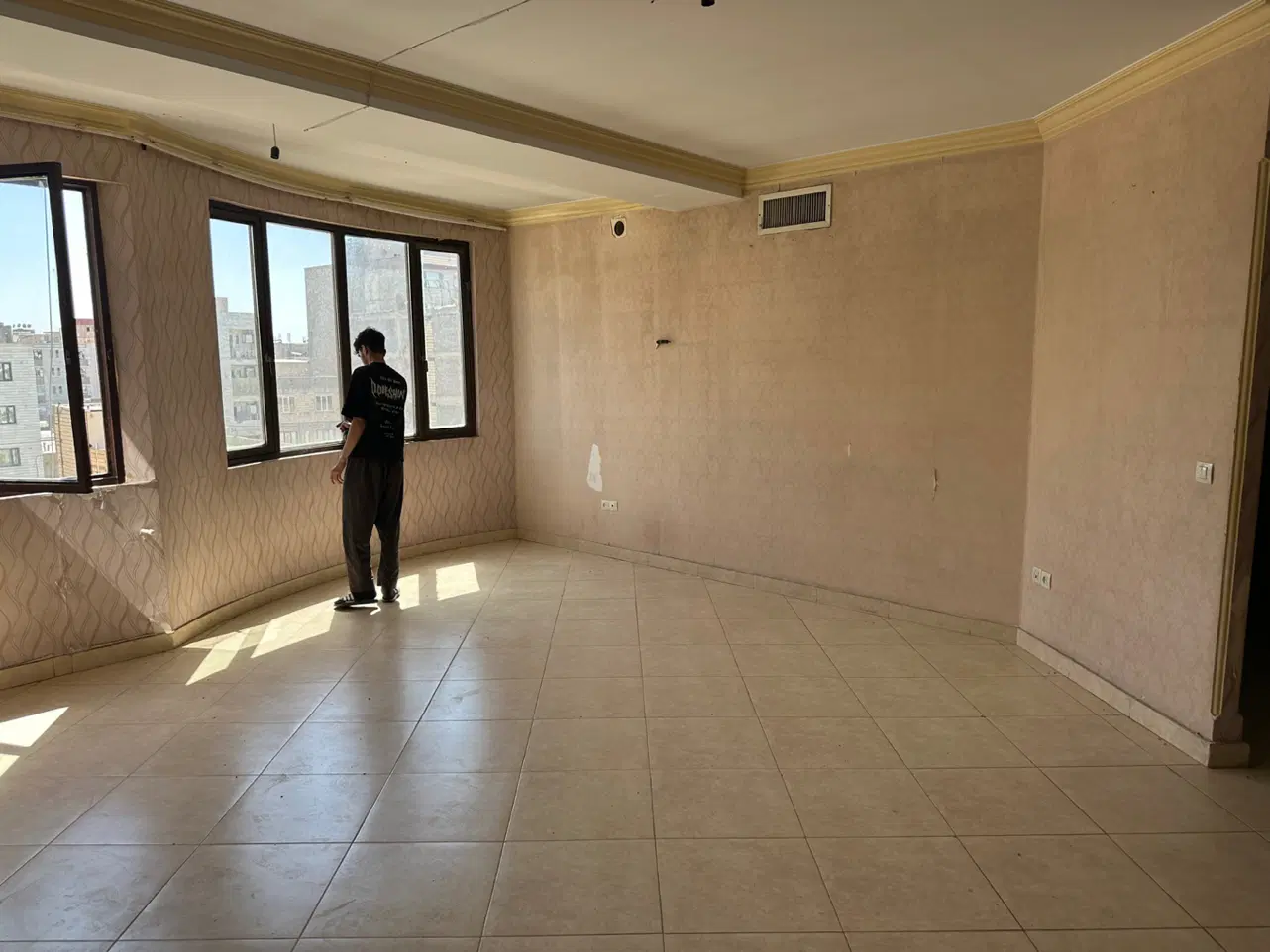 اپارتمان دو‌خواب ۹۰ متری