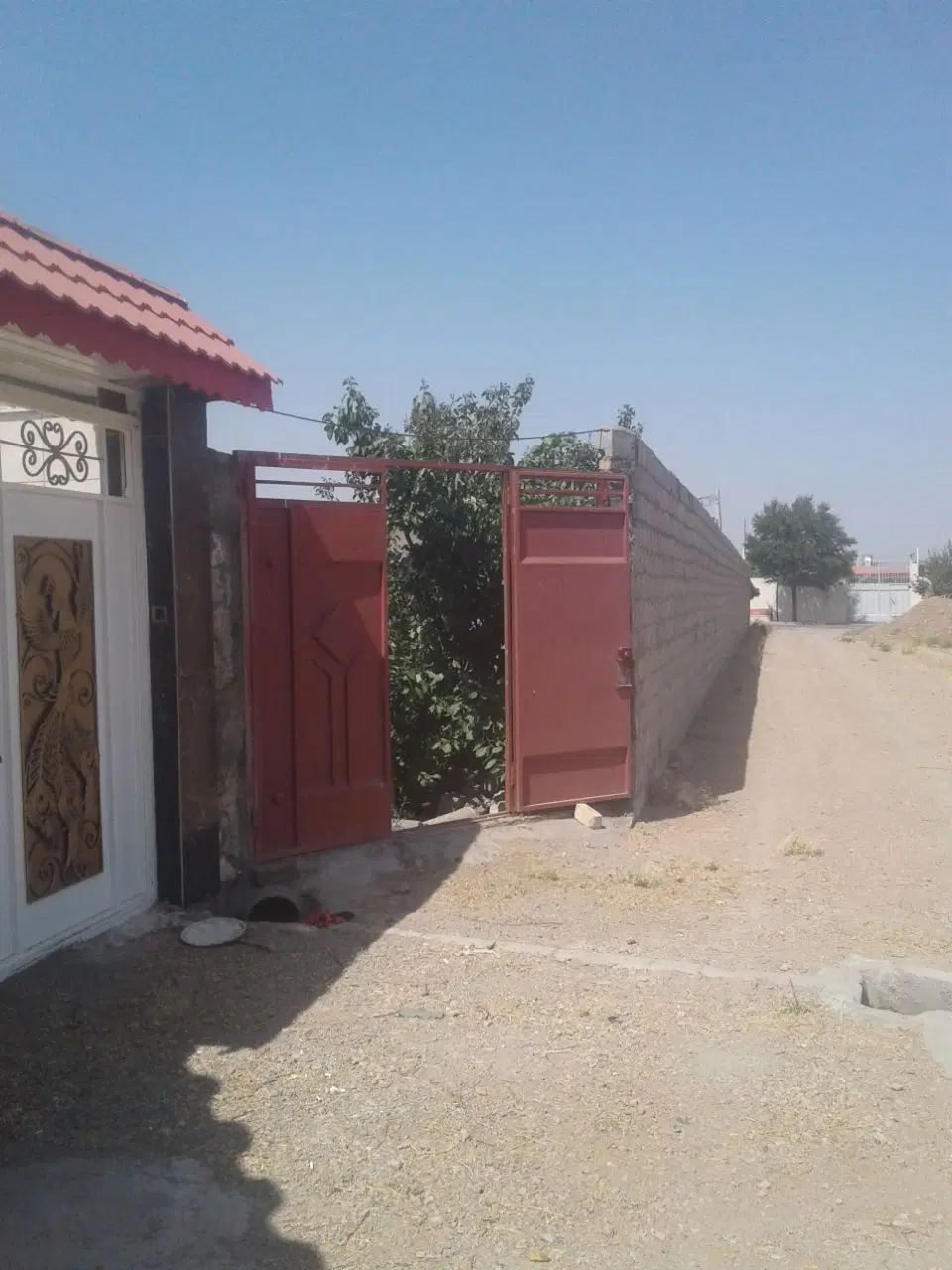 ۵۴۰ مترباغ چهاردیواری ۵۰کیلومتری اصفهان در کاهریز
