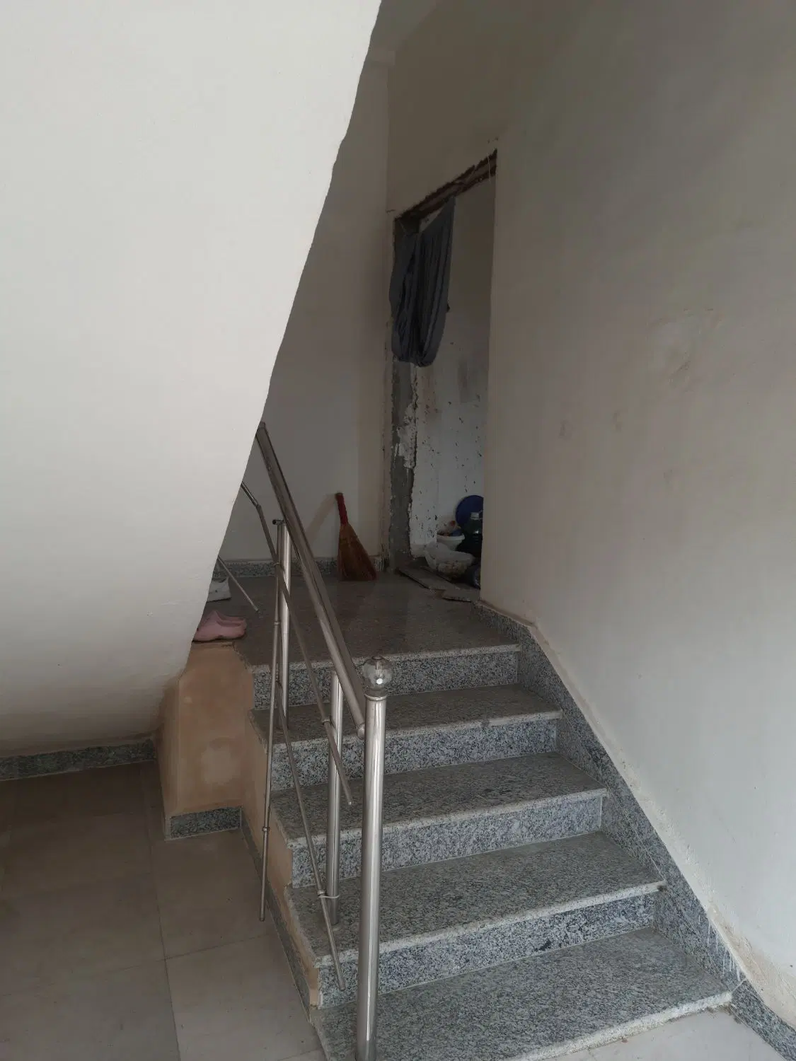 آپارتمان نیمه ساخت