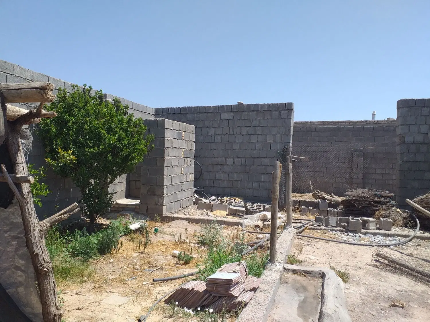 زمین مسکونی