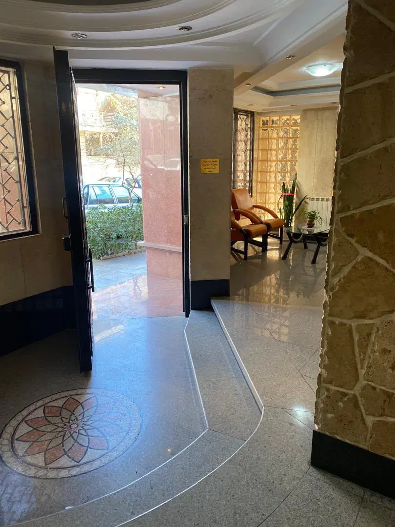 آپارتمان ۸۸ متری غرق نور