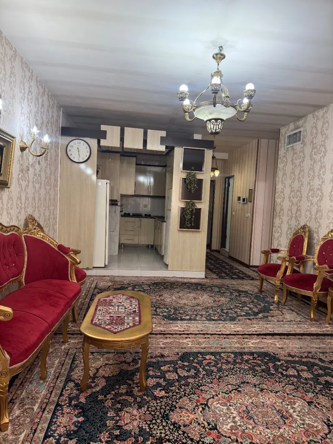 آپارتمان۸۲متری حصارک بالا