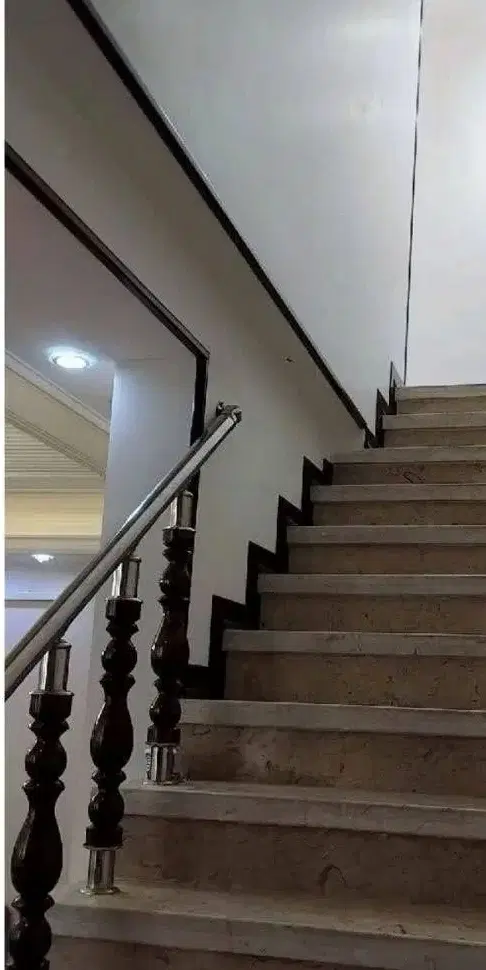 خانه فروشی آزادشهر ۲۶۰ متری شیک حیاط دار سند دار