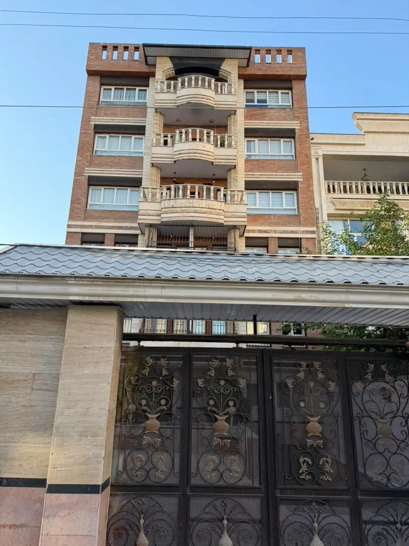 ۱۳۲متر_تاپ لوکیشن مرکزی_۳ خواب
