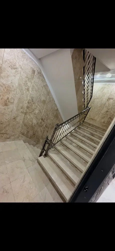 واحد لوکس شهر‌ک افتاب
