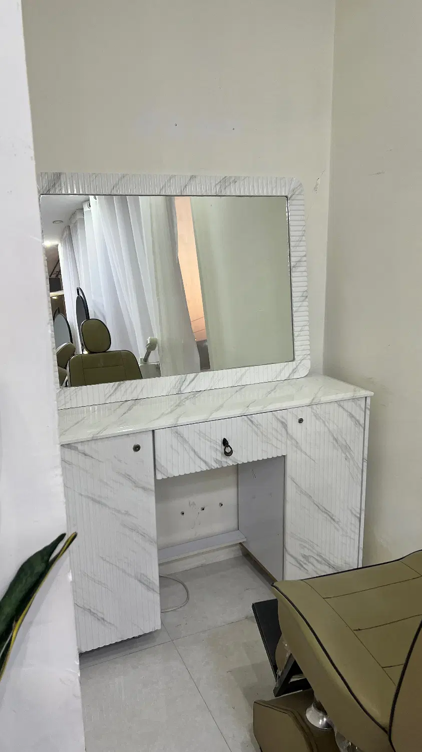 اجاره میز وصندلی میکاپ وشنیون