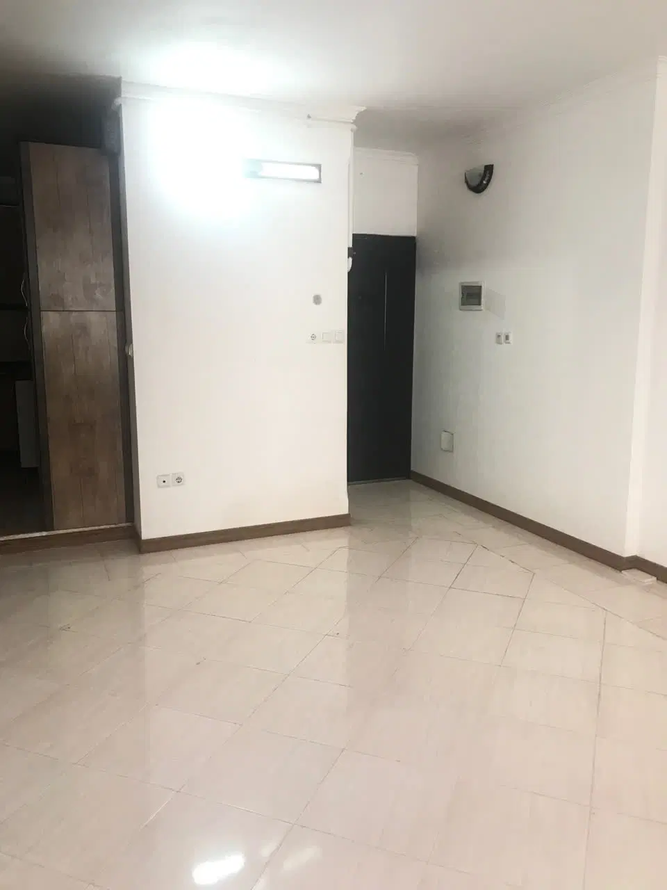 یک واحد آپارتمان آسمان خیابان هجرت