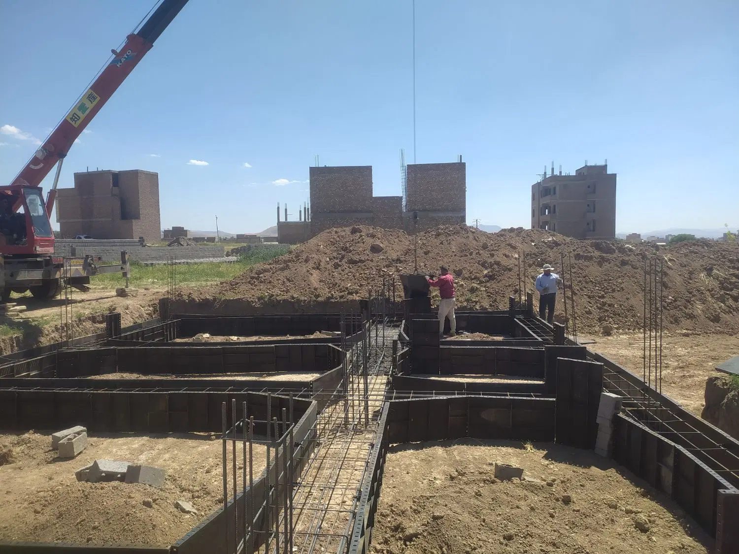 زمین با فنداسیون