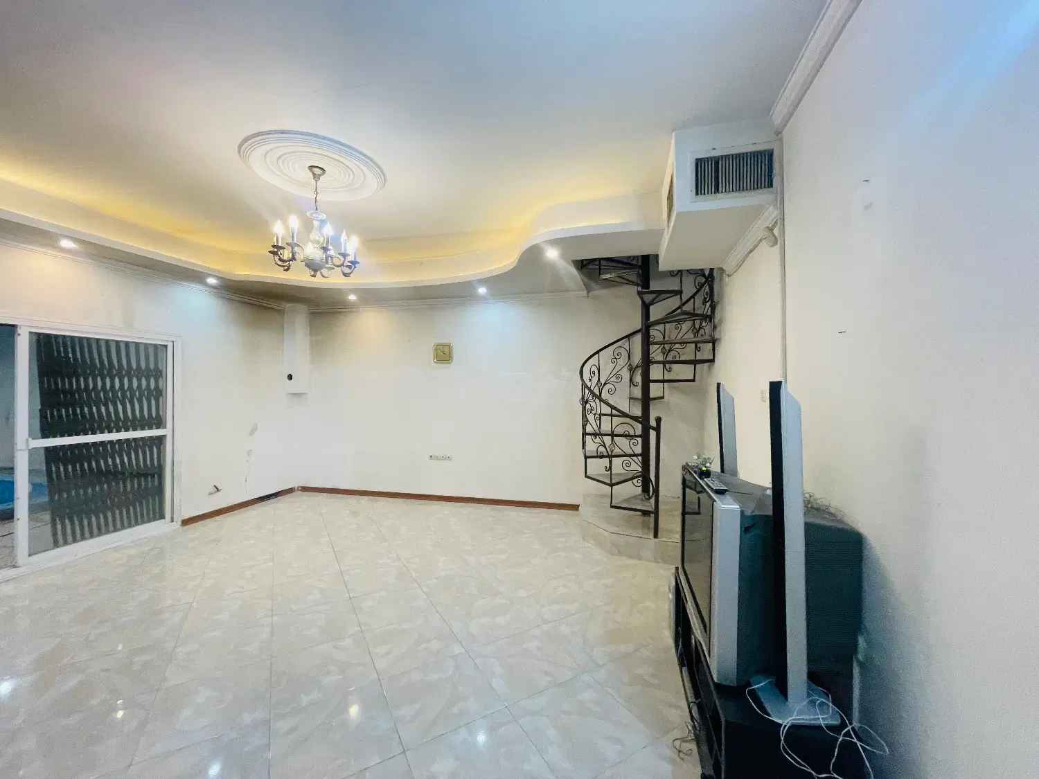 باغ‌ویلا‌500متری‌دوبلکس‌استخر‌داخل