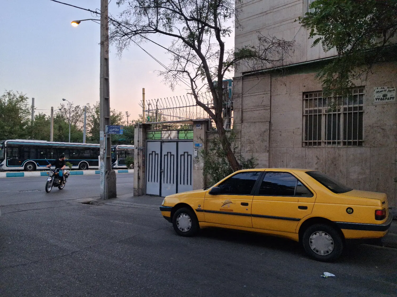 خانه ویلایی،بامغازه تجاری برق سه فاز وتکفاز تجاری