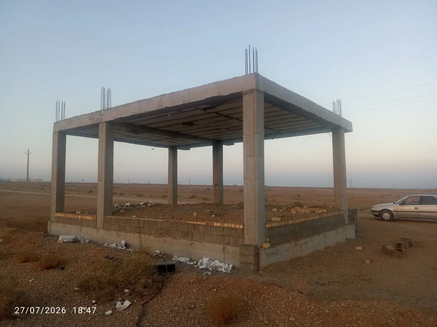 ساختمان نیمه کاره دهملا