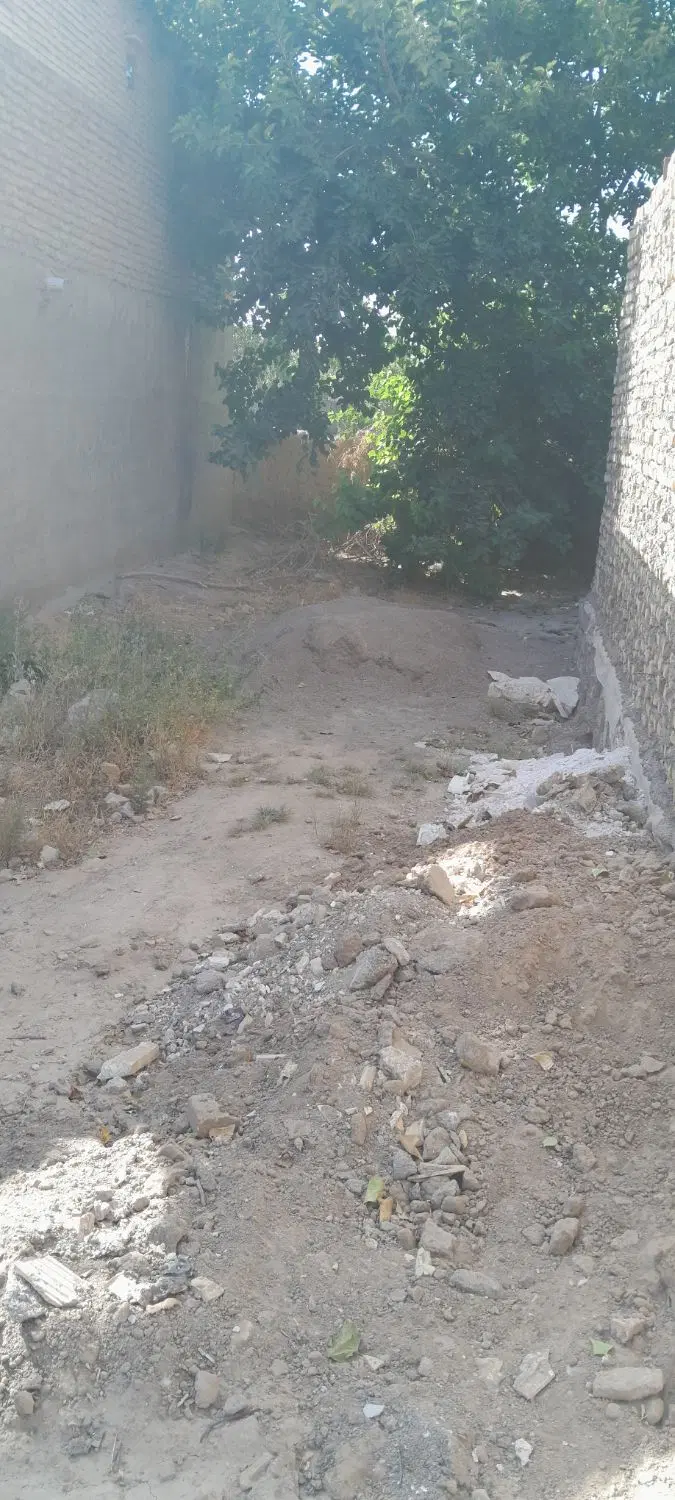 زمین فروشی