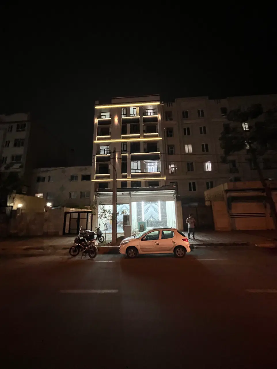 آپارتمان  ۹۰ متری دو خواب کیلید نخورده