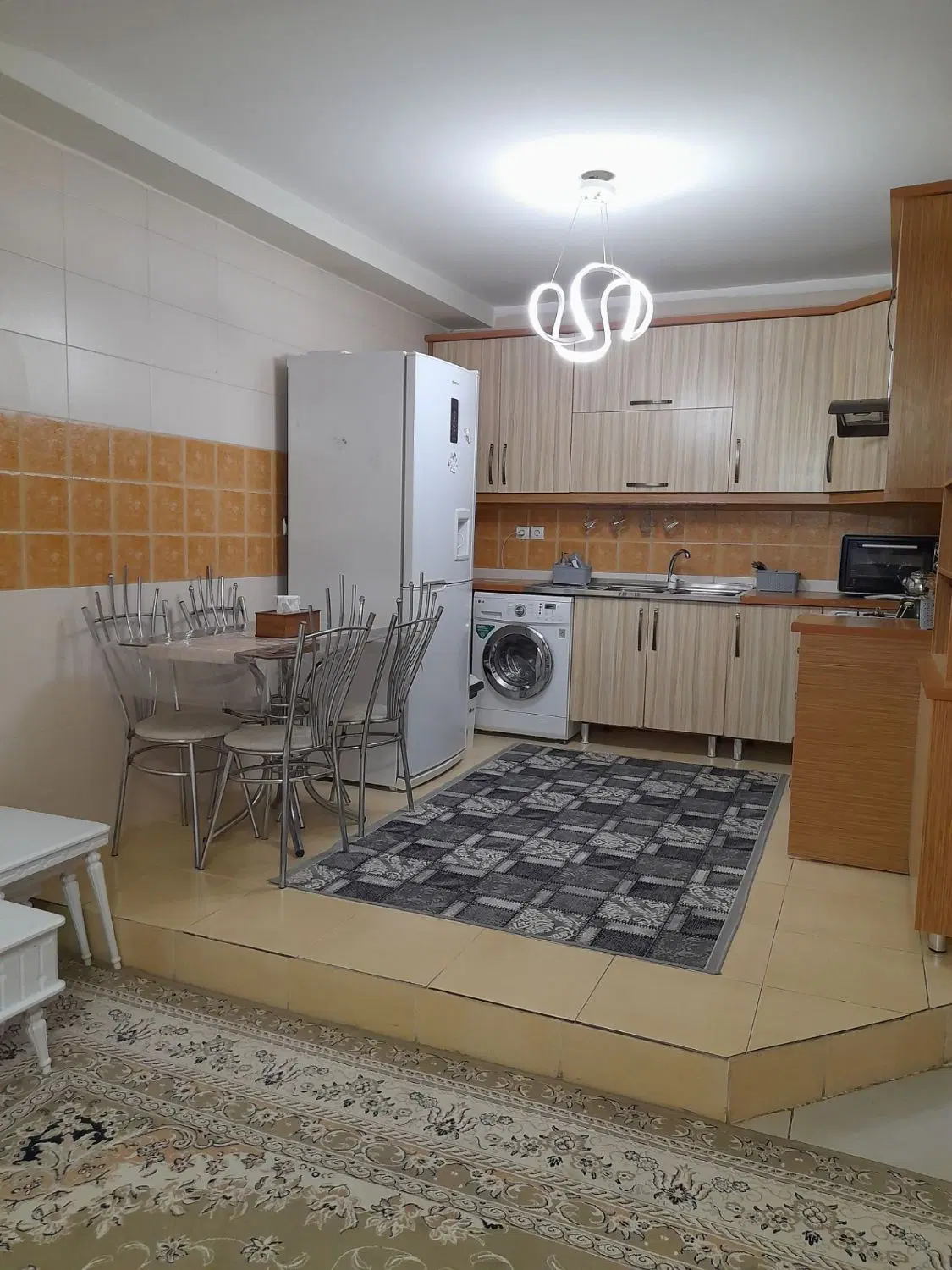 اجاره آپارتمان 90 متری خیابان معلم نبش کوچه 15