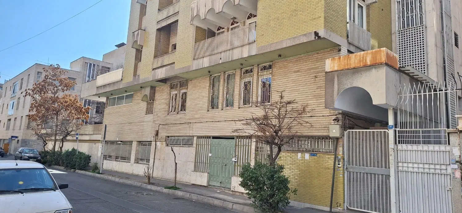 کلنگی ۱۱۰۰ متر  بر اصلی مطهری