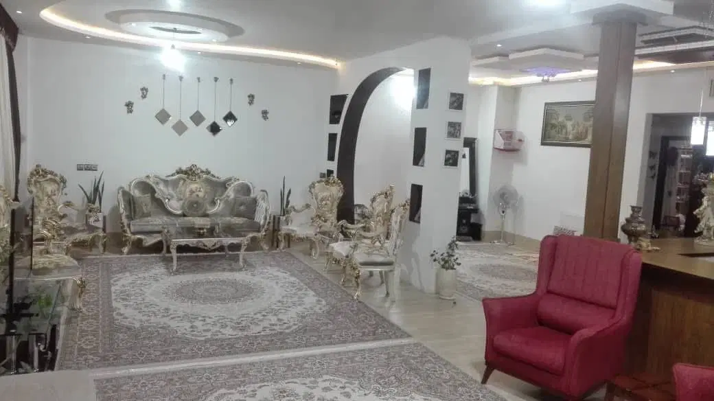 منزل دوطبقه روی پیلوت