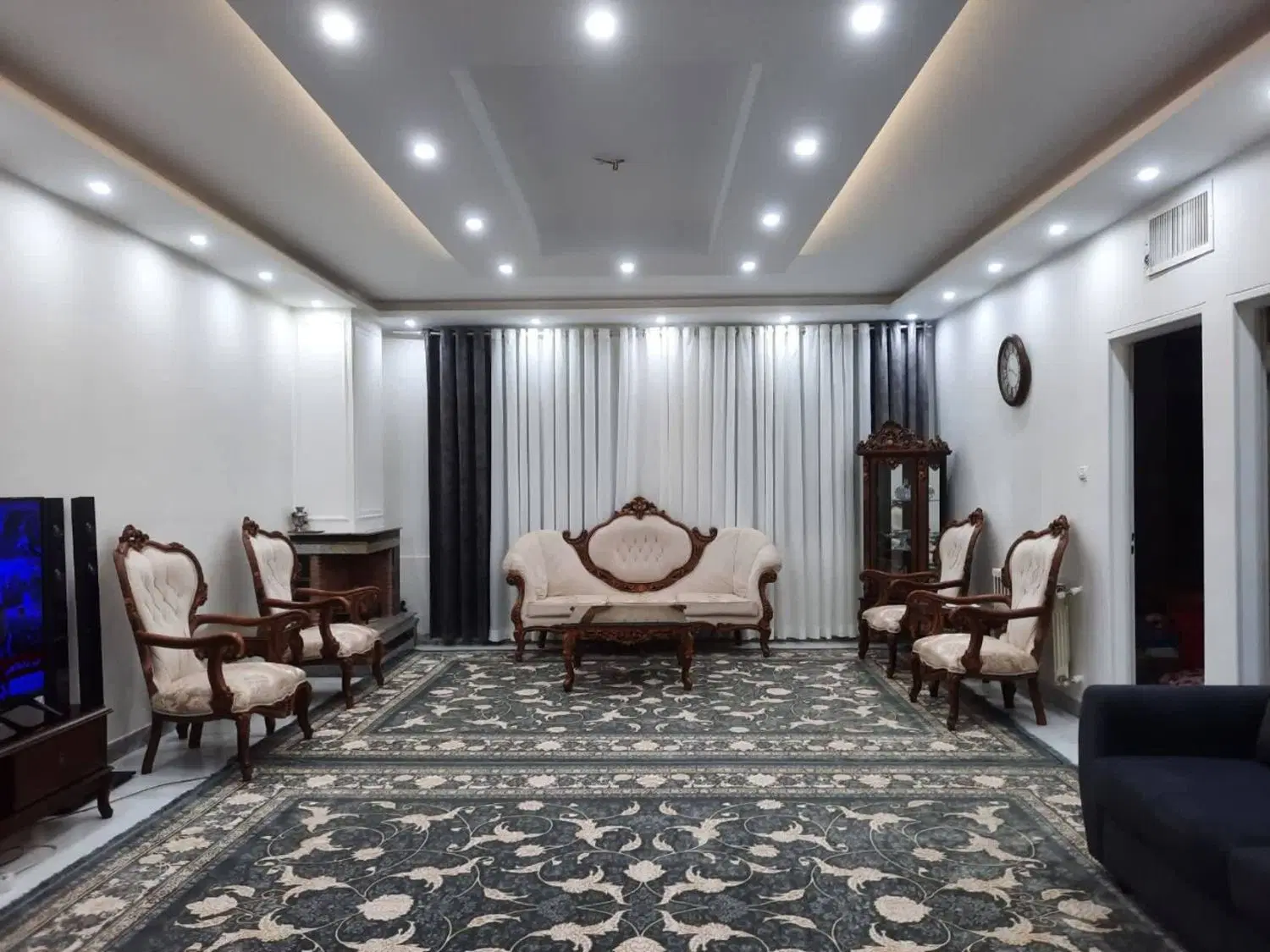 آپارتمان مرکز شهر پارکینگ انباری سندی