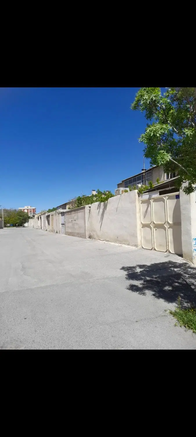 خانه سازی بلوک ۳ حیاط دار ۳ خوابه برخیابان