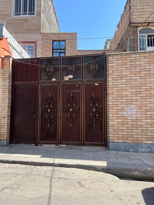 منزل دربست دوطبقه با پارکینگ