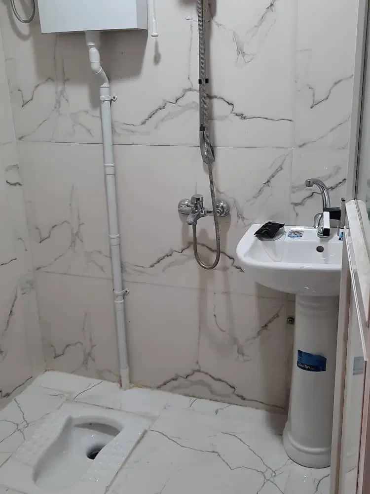 مغازه نوسازبه متراژ ۲۳۵ مترانتهای مجتمع بازرگانان