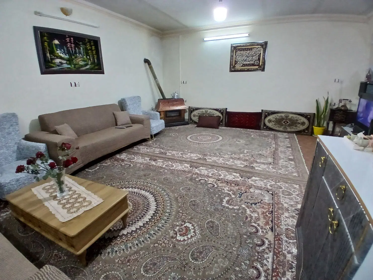 ویلایی ۷۵ متر دوطبقه نیم  داخل کوچه دومتری