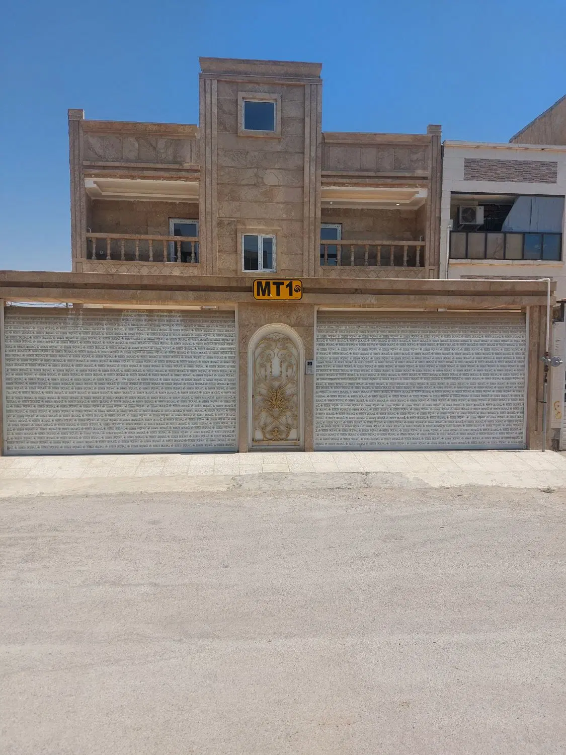 فروش آپارتمان در اکباتان خ ۴ شهرداری