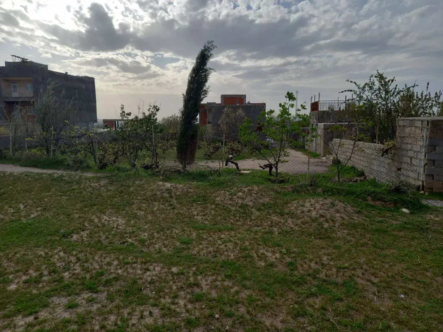 زمین مسکونی ۲۲۰ متر