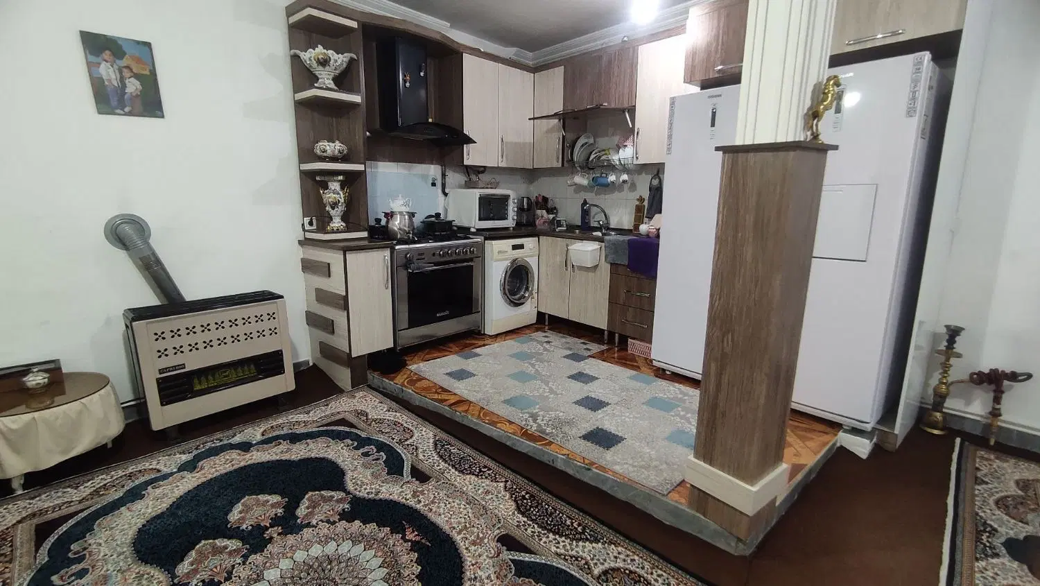 حیاط شخصی دوطبقه مجلل بالا