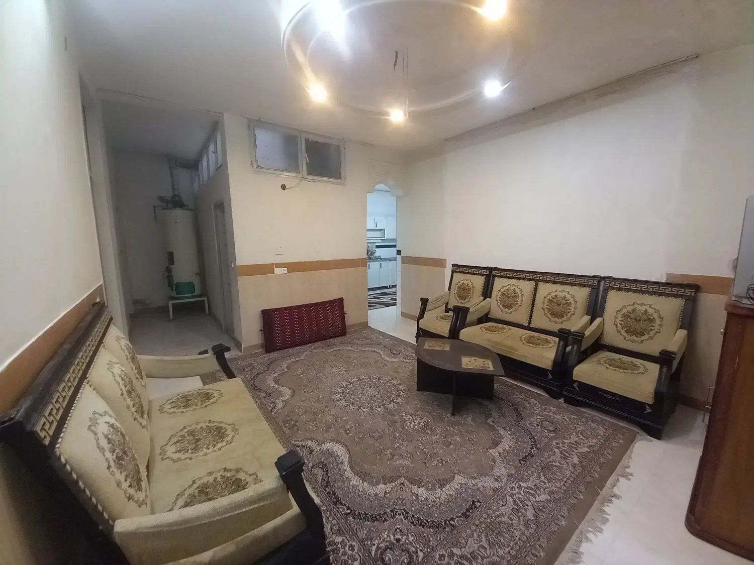 سوییت همکف ،یکخوابه ،مرکزشهر