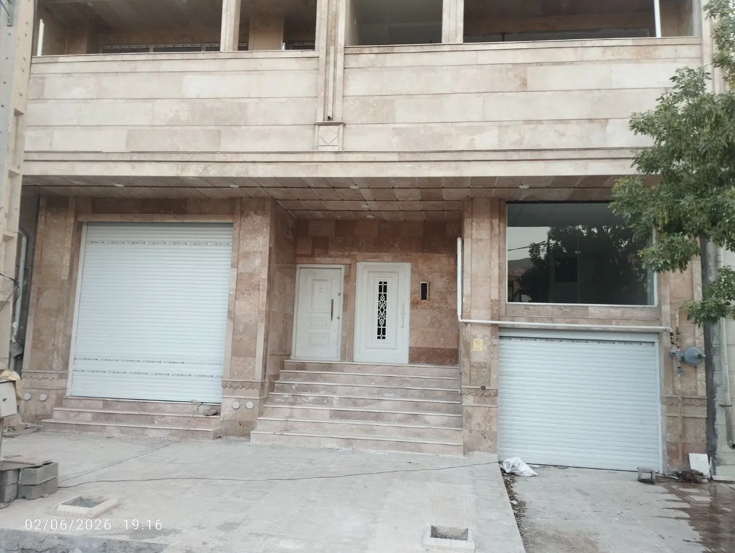واحد ۱۱۱متری خشک