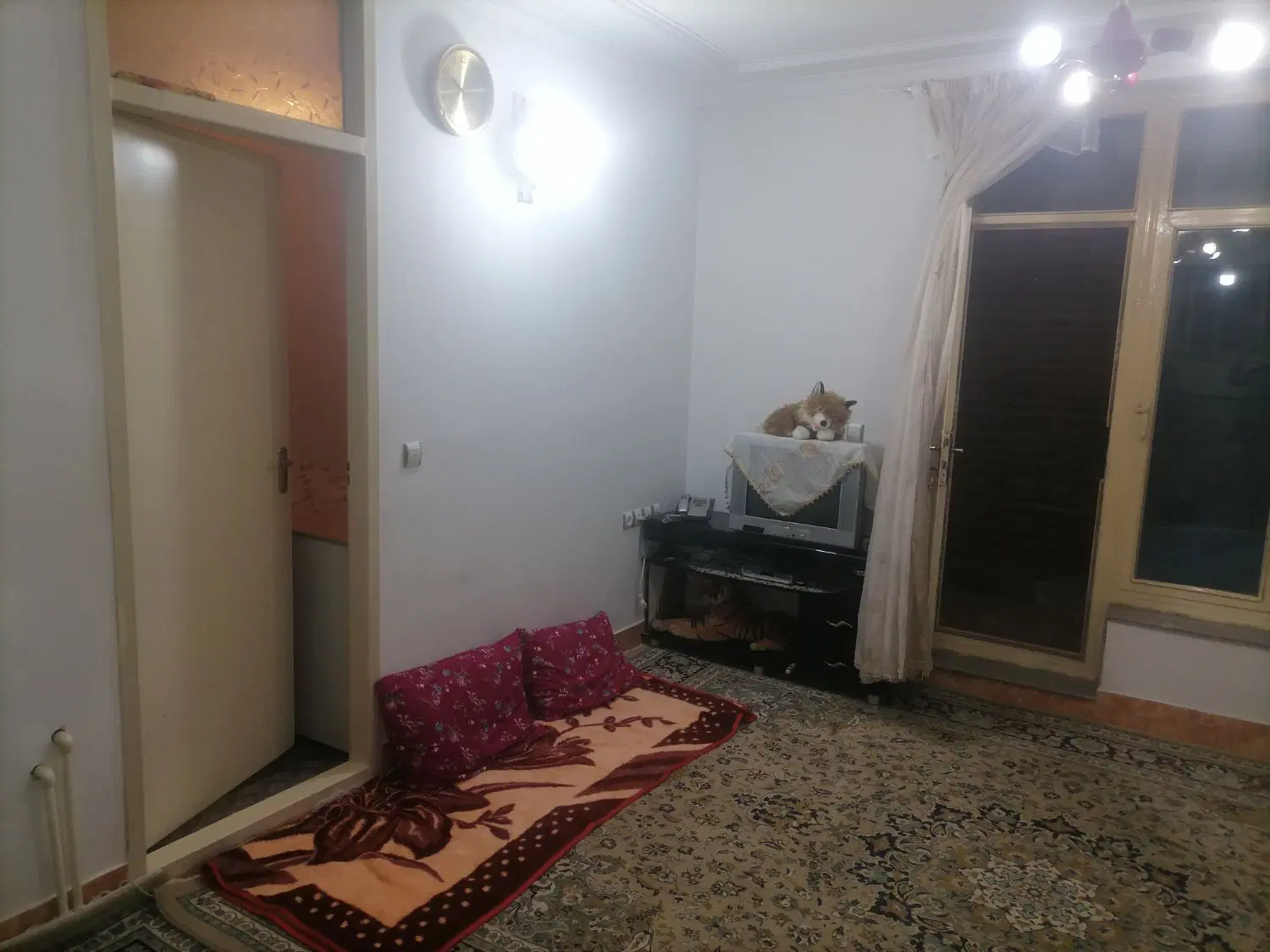 خانه مسکونی دو طبقه