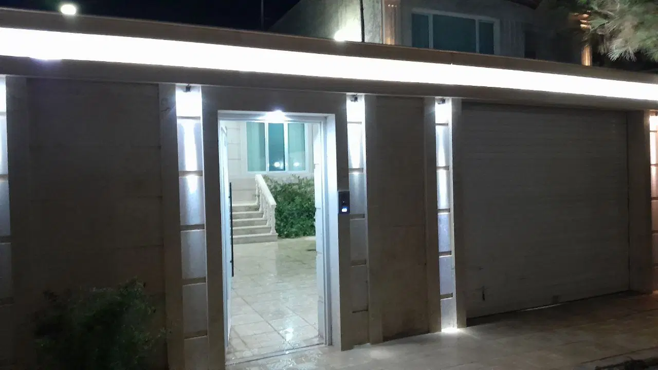 منزل ویلایی عقب ساز بسیار شیک
