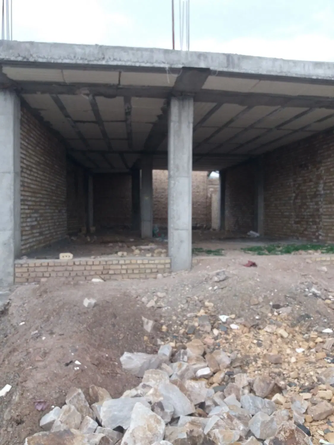 خانه نیم ساخت