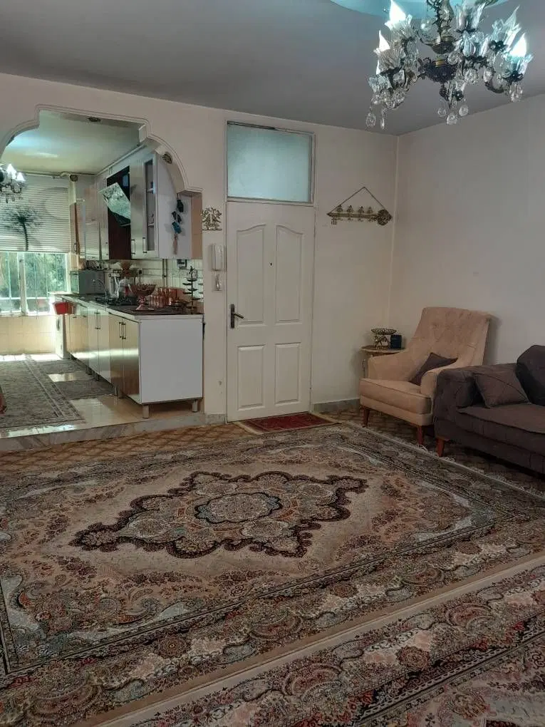 ۷۰متر یه خواب طبقه اول خاک سفید