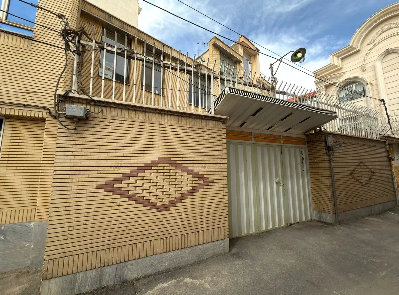 ملک دربست در ۱۲ متری ملک داخل بن بست قواره دوم