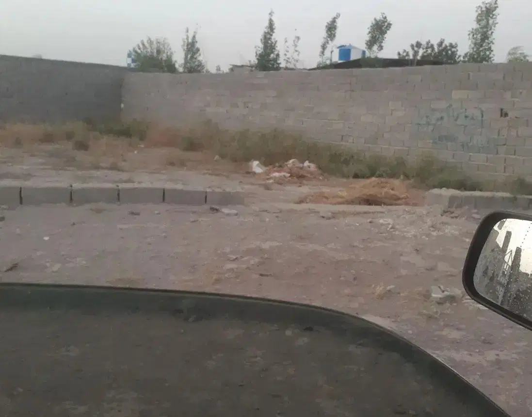 زمین چهار دیواری