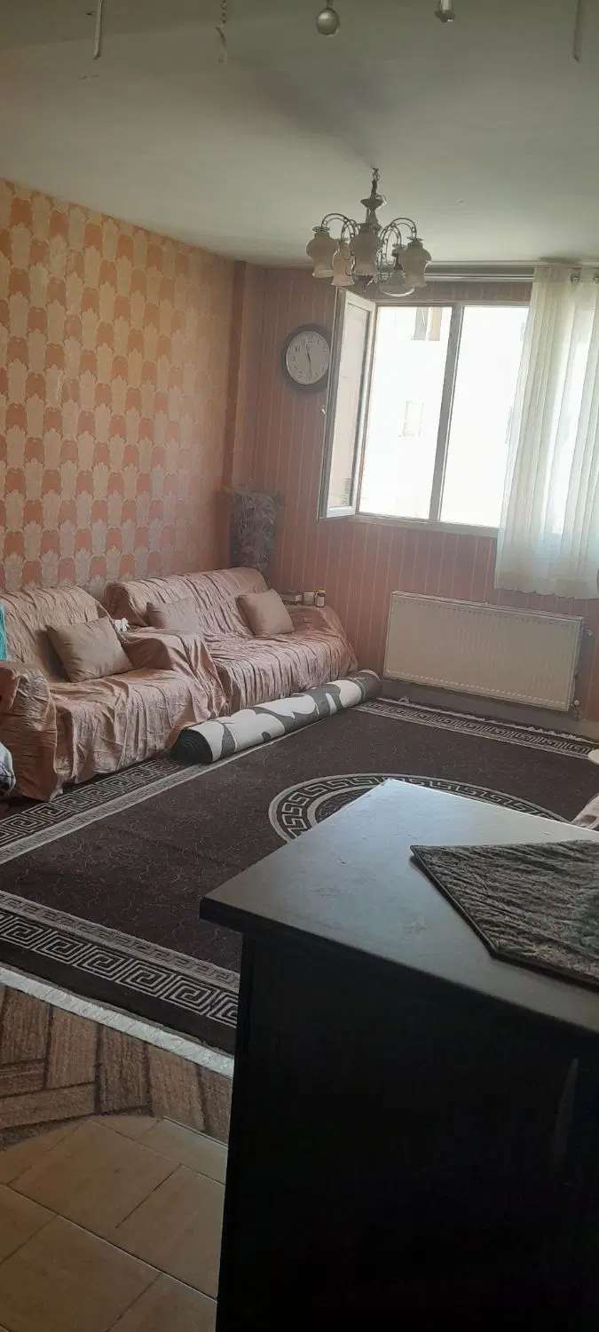 آپارتمان دو خوابه  سالن بزرگ. جنوبی واقع در فاز یک