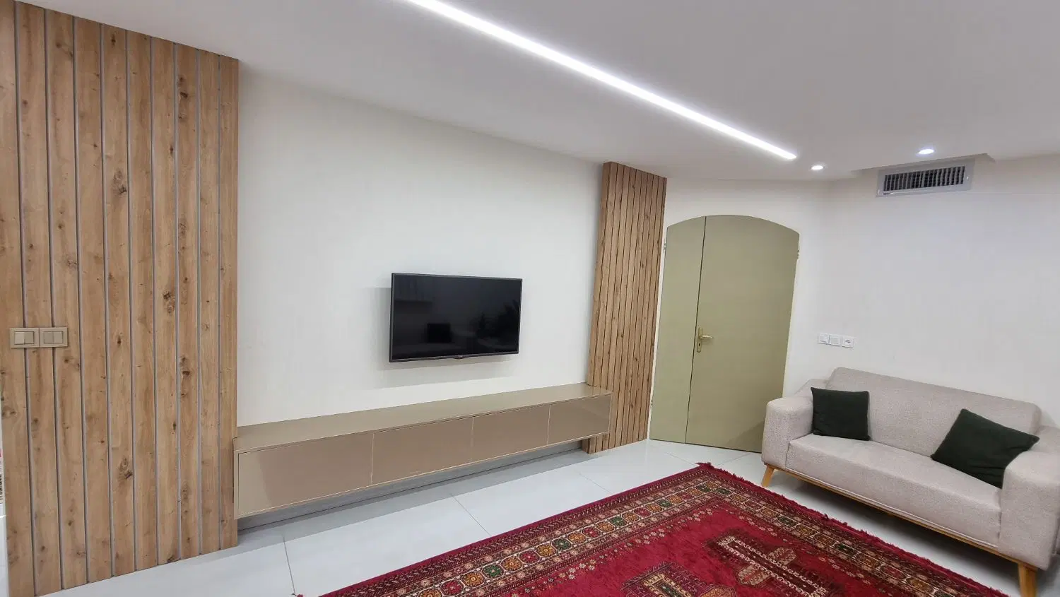آپارتمان همکف تک واحدی